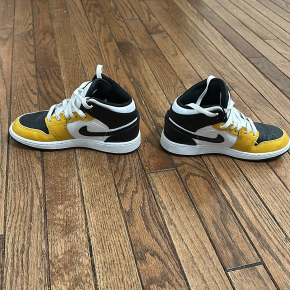 Nike Jordan air mid 3.5 US kids - Picture 6 of 6